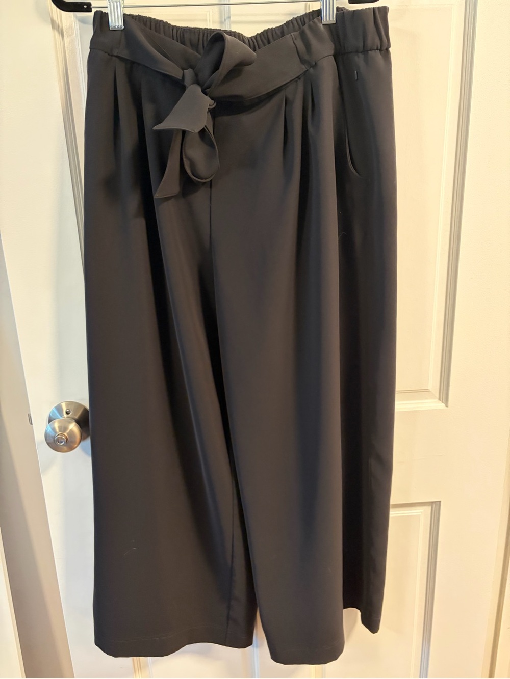 Lululemon Noir Pant